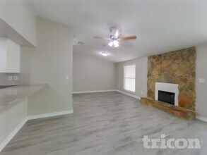 3183 Bee St E in Orange Park, FL - Foto de edificio - Building Photo