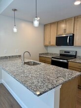 122 Memphis St in Liverpool, NY - Foto de edificio - Building Photo