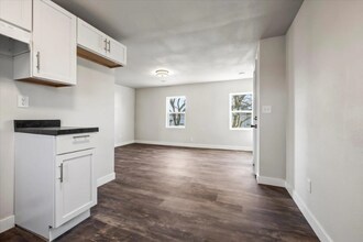 224 Doty St, Unit B in Fond du Lac, WI - Building Photo - Building Photo