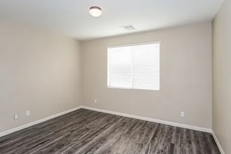 689 Kew Gardens Dr in Las Vegas, NV - Building Photo - Building Photo