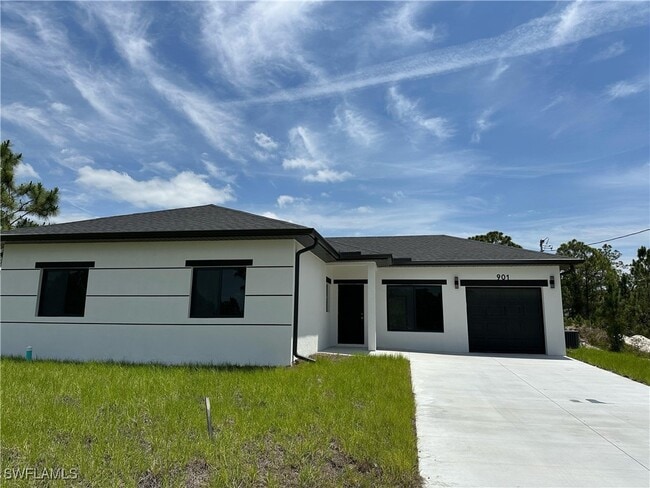 901 Oxford Ave S in Lehigh Acres, FL - Building Photo - Building Photo