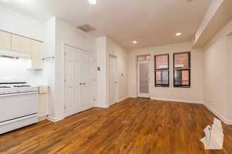 917 W Dakin St in Chicago, IL - Building Photo - Building Photo