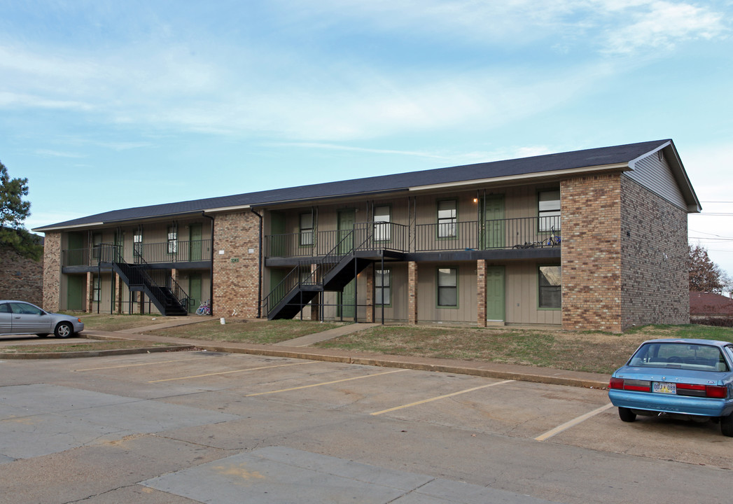 Parkway Place Apartments in Horn Lake, MS - Building Photo