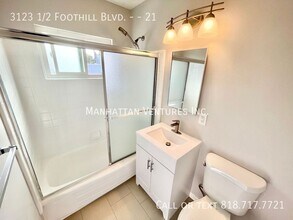 2415 1/2 Foothill Blvd in Montrose, CA - Building Photo - Building Photo