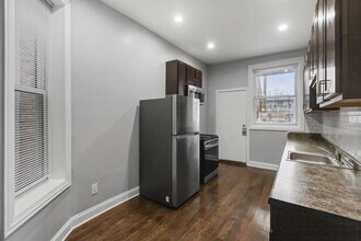 908 W Montrose Ave in Chicago, IL - Building Photo - Building Photo