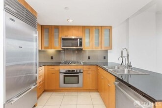 333 1st St in San Francisco, CA - Building Photo - Building Photo