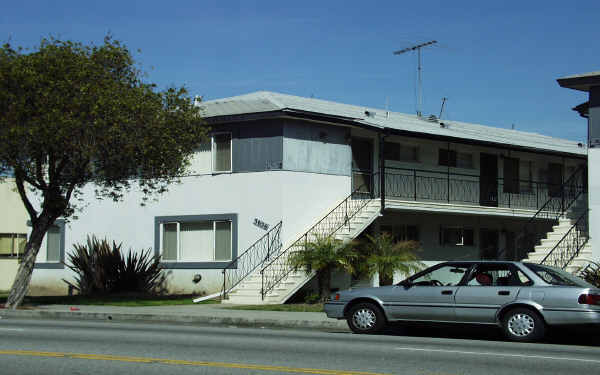 3626 Motor Ave in Los Angeles, CA - Building Photo - Building Photo