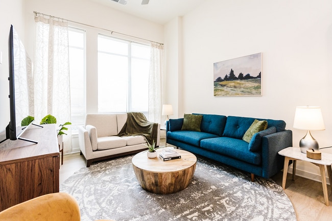 Opal Largo Station in Largo, MD - Foto de edificio - Building Photo