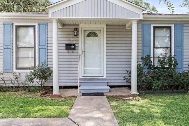 616 23rd St in Nederland, TX - Building Photo - Building Photo