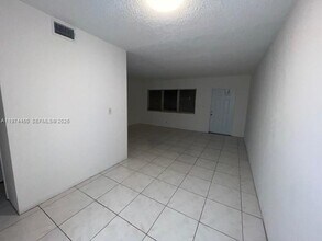 1430 NE 170th St in Miami, FL - Building Photo - Building Photo