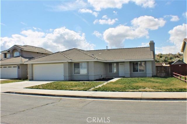 14441 Stonecreek Trail in Hesperia, CA - Building Photo