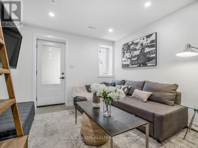 193 Perth Ave in Toronto, ON - Building Photo - Building Photo
