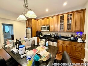 81 Hillside St in Boston, MA - Building Photo - Building Photo