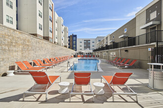 The Valley in State College, PA - Foto de edificio - Building Photo