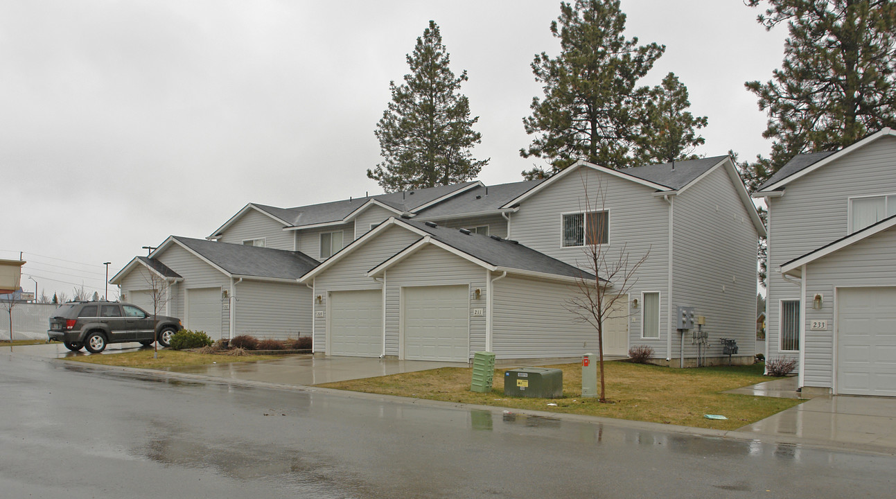 205-211 E Shelby Ln in Coeur d'Alene, ID - Foto de edificio