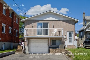 201 Gladu St in Ottawa, ON - Building Photo