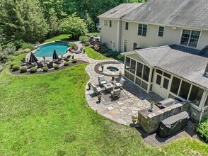 62 Sherwood Dr in Easton, CT - Building Photo - Building Photo