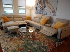 2080 S Ocean Dr in Hallandale Beach, FL - Building Photo - Building Photo