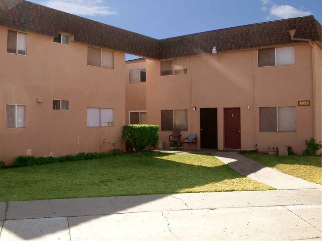 6328 Whipporwill St in Ventura, CA - Foto de edificio - Building Photo