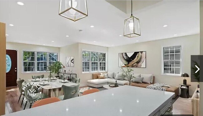 114-32 168th St, Unit 2nd in Queens, NY - Building Photo - Building Photo