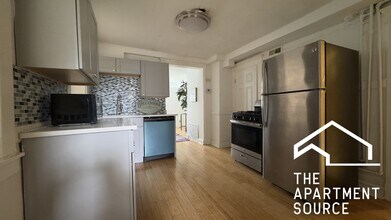 2642 W Hirsch St, Unit 1 in Chicago, IL - Foto de edificio - Building Photo
