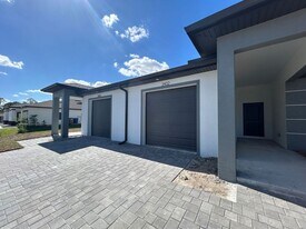 2434 Quentin Ave S in Lehigh Acres, FL - Building Photo