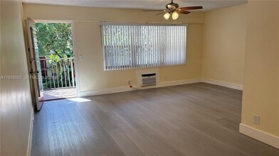 200 SW 132nd Way in Pembroke Pines, FL - Building Photo - Building Photo