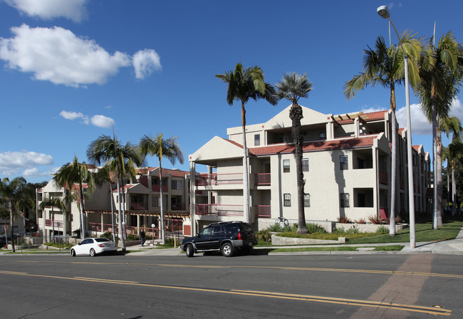 Greenbrier West in San Diego, CA - Foto de edificio - Building Photo