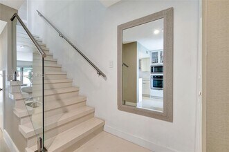21300 San Simeon Way in Miami, FL - Building Photo - Building Photo