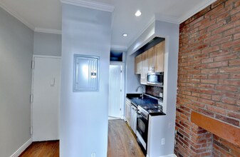 44 Avenue B in New York, NY - Building Photo - Building Photo