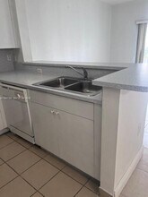 11060 SW 196th St in Cutler Bay, FL - Foto de edificio - Building Photo