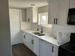 1618 Pat Dr in St. Joseph, MO - Building Photo - Building Photo