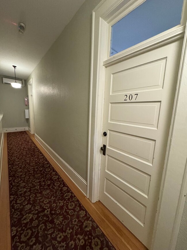 524 E Main St in Cottage Grove, OR - Building Photo - Building Photo