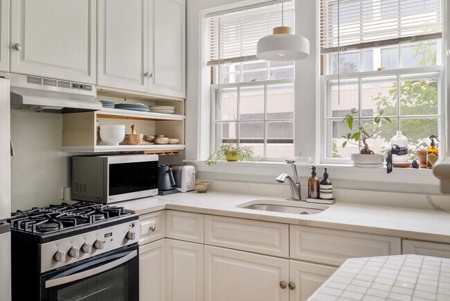 9 Ellery St in Cambridge, MA - Building Photo - Building Photo
