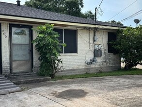 206 Robertson St in Texas City, TX - Building Photo - Building Photo