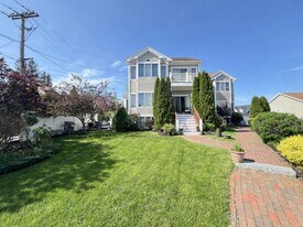 141 Grovers Ave in Winthrop, MA - Building Photo