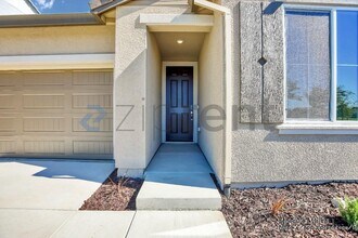 15474 Hedges Dr in Lathrop, CA - Building Photo - Building Photo