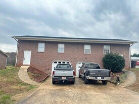 1752 31st St NE in Cleveland, TN - Building Photo