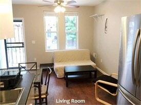 711 N Dekalb St in Philadelphia, PA - Building Photo