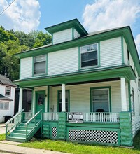 416 Bellevue Pl in Kalamazoo, MI - Foto de edificio - Building Photo