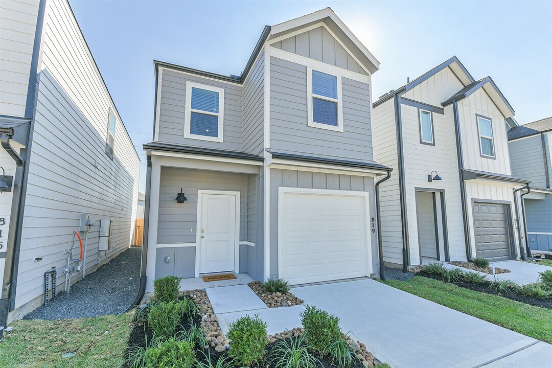819 Sweet Jubilee Ln in Houston, TX - Building Photo