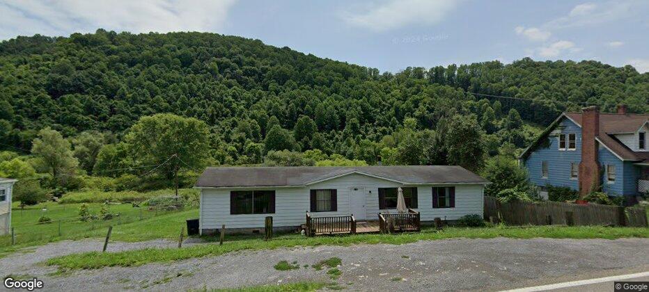 1388 Adria Rd in North Tazewell, VA - Building Photo