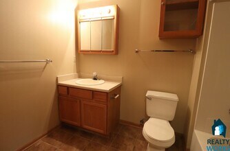 2201 W Todd Ln in Lincoln, NE - Building Photo - Building Photo
