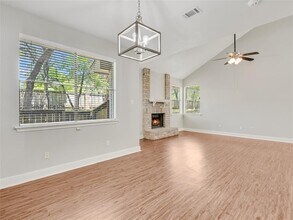 8402 Cima Oak Ln in Austin, TX - Building Photo - Building Photo
