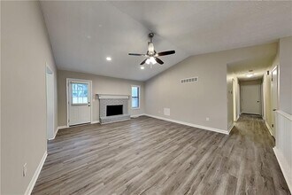 647 Sunshine Trce NW in Acworth, GA - Building Photo - Building Photo