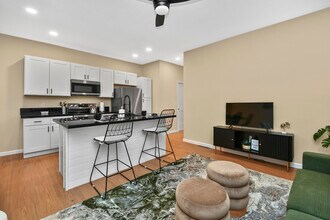 1220 E Pacific St in Springfield, MO - Building Photo - Building Photo