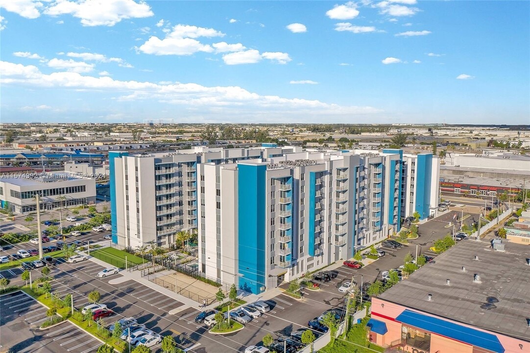 3055 W 16th Ave-Unit -2-710 in Hialeah, FL - Building Photo
