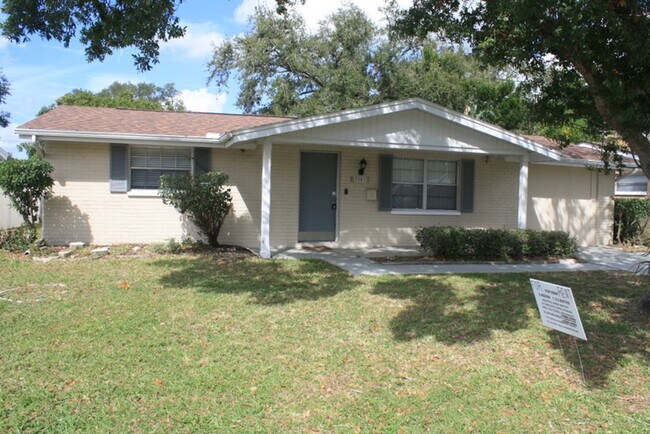 7501 Betula Dr in New Port Richey, FL - Building Photo - Building Photo