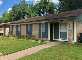3502 Curtis St in Bryan, TX - Building Photo