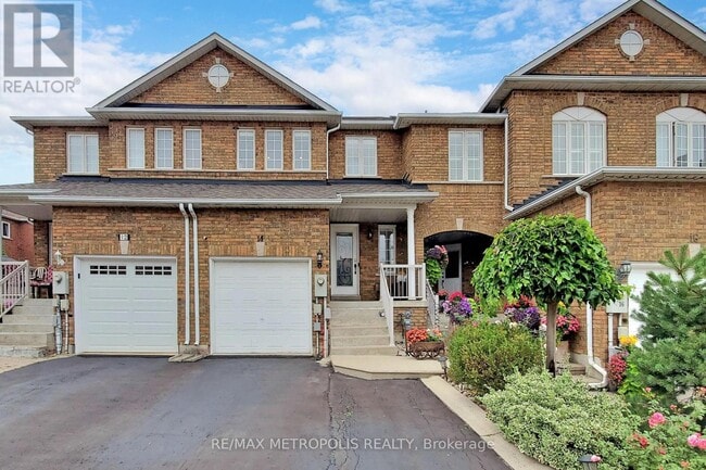 property at 14 Piazza Crescent